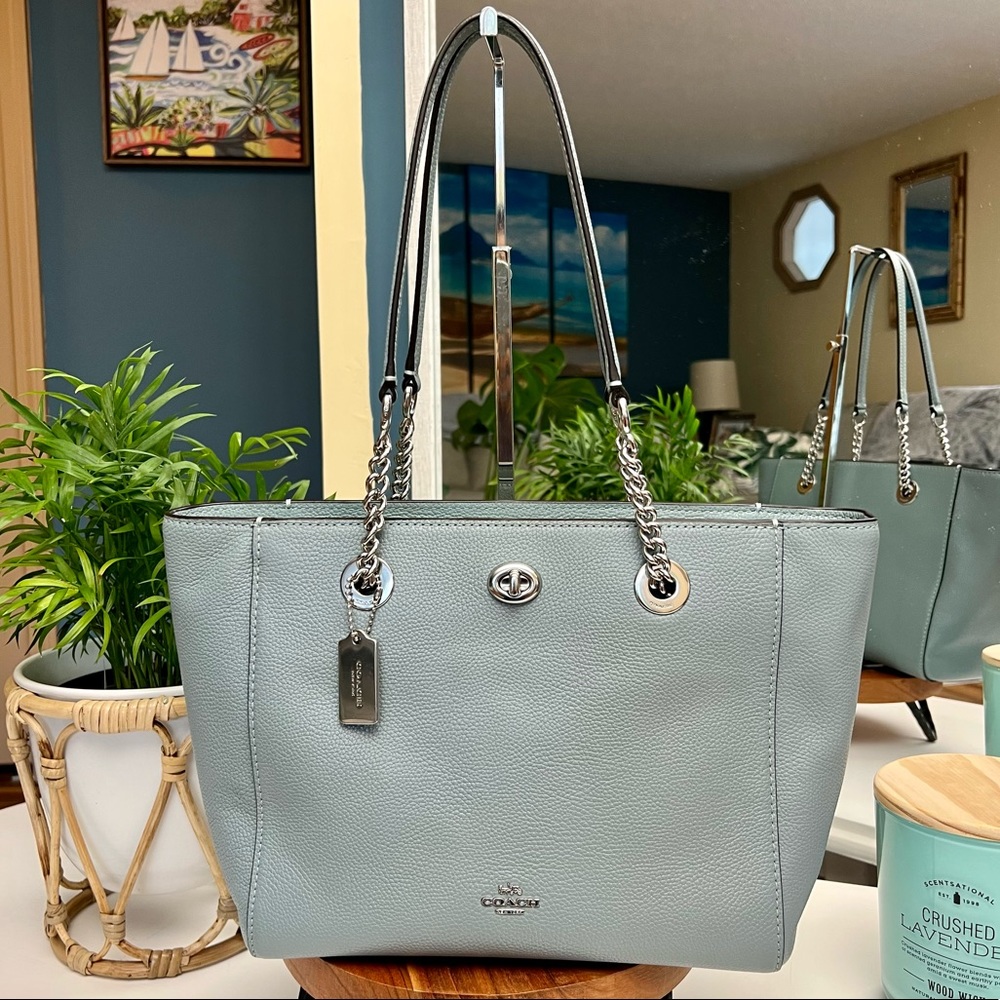 COACH Shoulder Bag Tote Turnlock Pebble Leather Light Blue Teal Baby Blue.